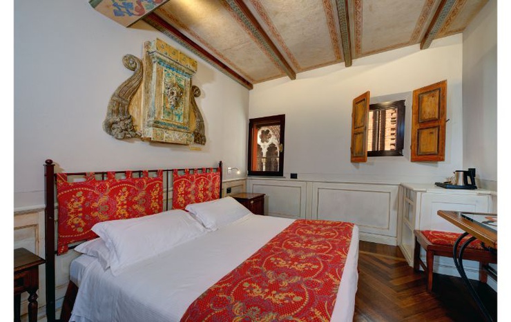 Deluxe double room art hotel commercianti bologna Deluxe double room art hotel commercianti bologna