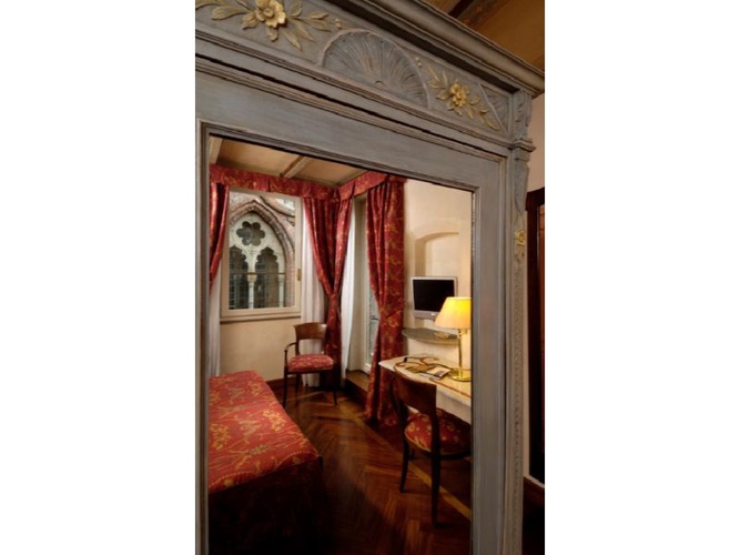Deluxe double room art hotel commercianti bologna Deluxe double room art hotel commercianti bologna