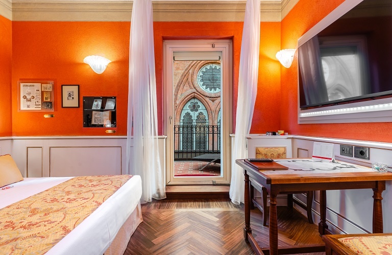 Deluxe double room with terrace  Art Hotel Commercianti Bologna