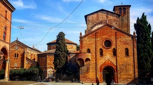 Basilica of santo stefano  Art Hotel Commercianti Bologna