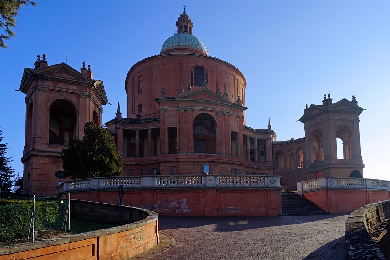 Santuario di san luca  Art Hotel Commercianti Bologna