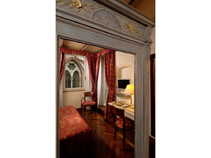 Deluxe double room art hotel commercianti bologna Deluxe double room art hotel commercianti bologna