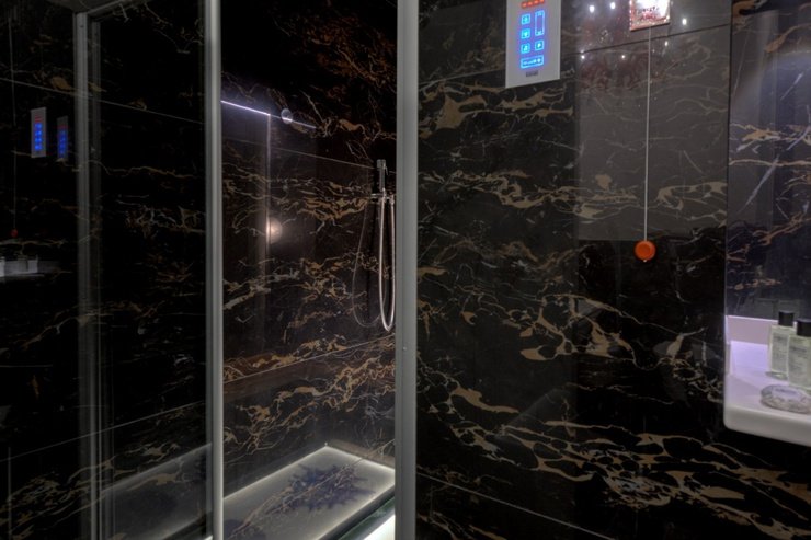 Luxury apartments art hotel commercianti bologna Luxury apartments art hotel commercianti bologna