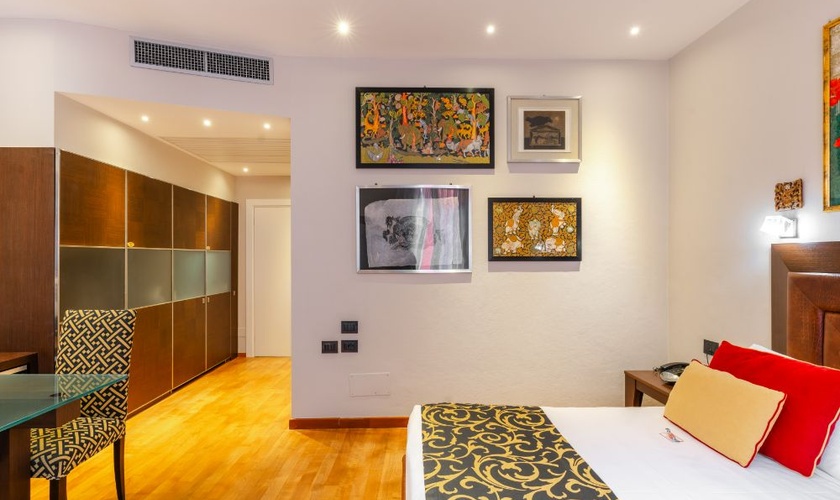 Art studio apartment  Art Hotel Commercianti Bologna