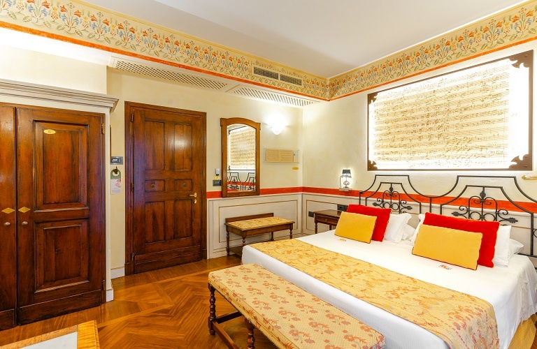 Deluxe double room with terrace  Art Hotel Commercianti Bologna