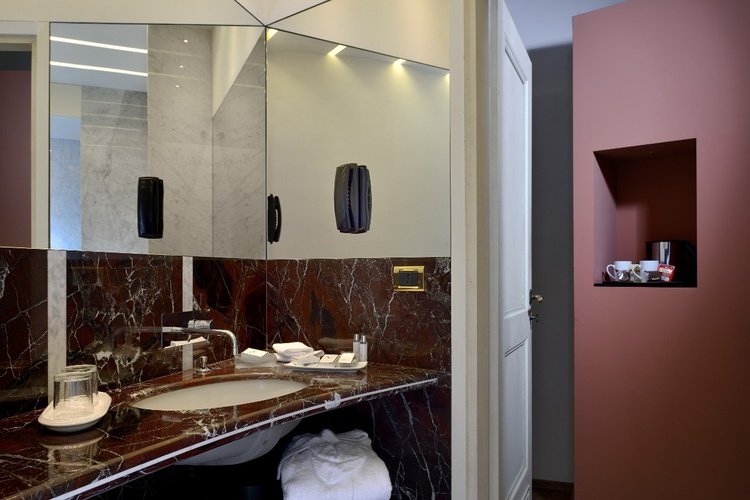 Junior deluxe suite art hotel commercianti bologna Junior deluxe suite art hotel commercianti bologna